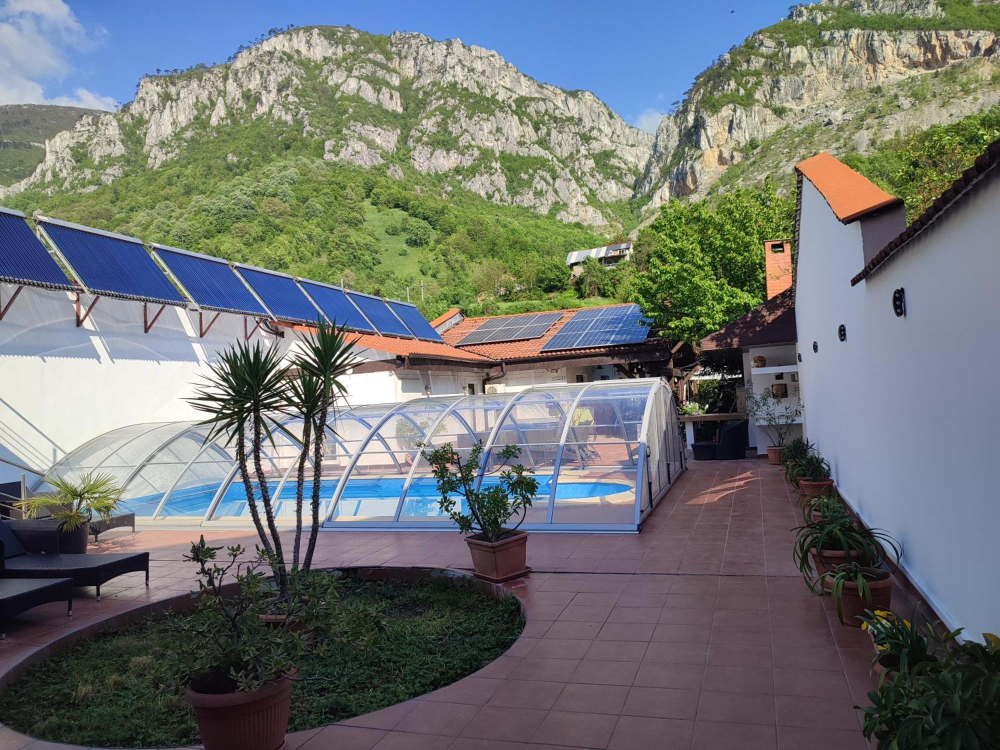 Pensiunea La Dolce Vita Băile Herculane Exteriör bild