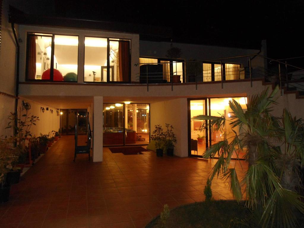 Pensiunea La Dolce Vita Băile Herculane Exteriör bild