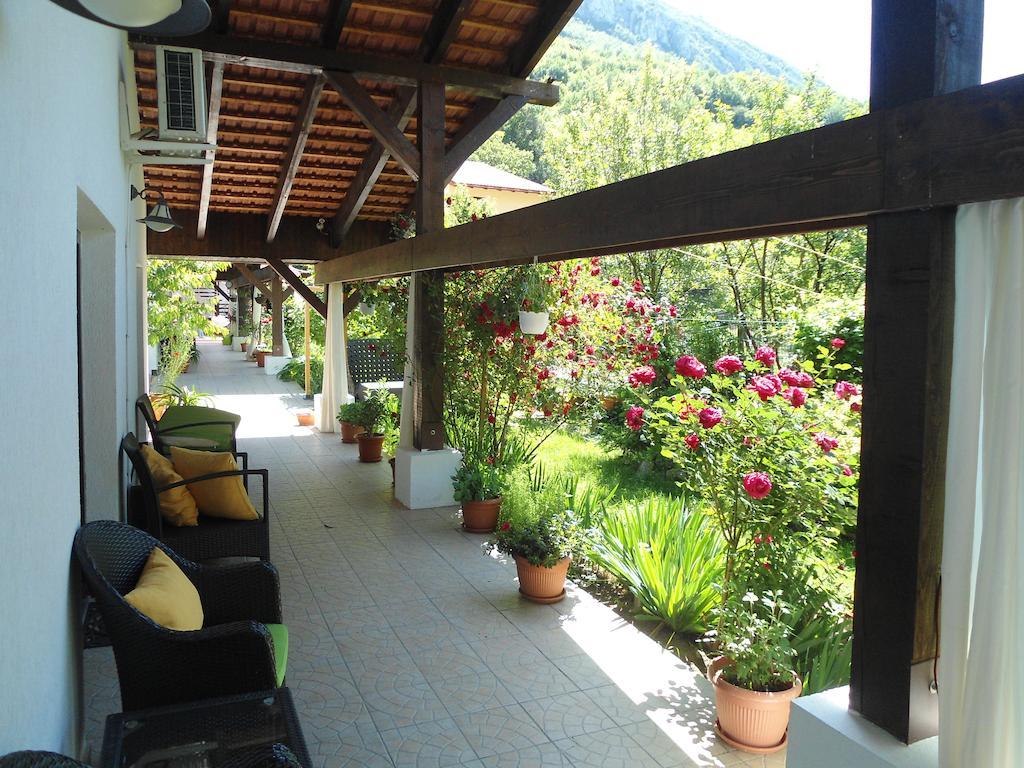 Pensiunea La Dolce Vita Băile Herculane Exteriör bild